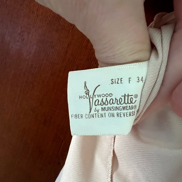 Vintage Hollywood Vassarette Ivory Lace Lingerie Slip – Size F 34, Nylon Tricot - Picture 9 of 11